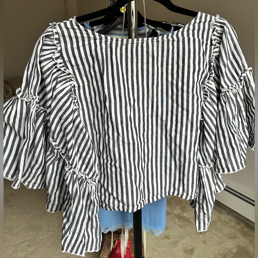 Hollister Women's Striped Cropped Top Ruffle Sleeves Flowy Oversized - Picture 3 of 4